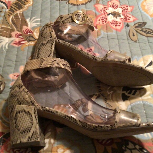 Unisa brand sandals with a snakeskin print and clear straps. Size 10M - Picture 4 of 8